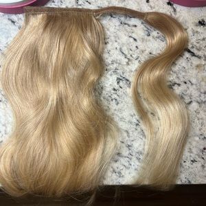 Luxy Hair Ponytail Extension 20” in color Blonde Balayage 120grams